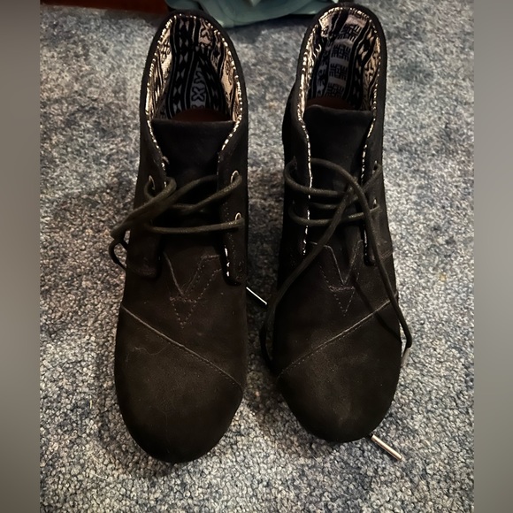 Toms Shoes - Toms black wedge booties